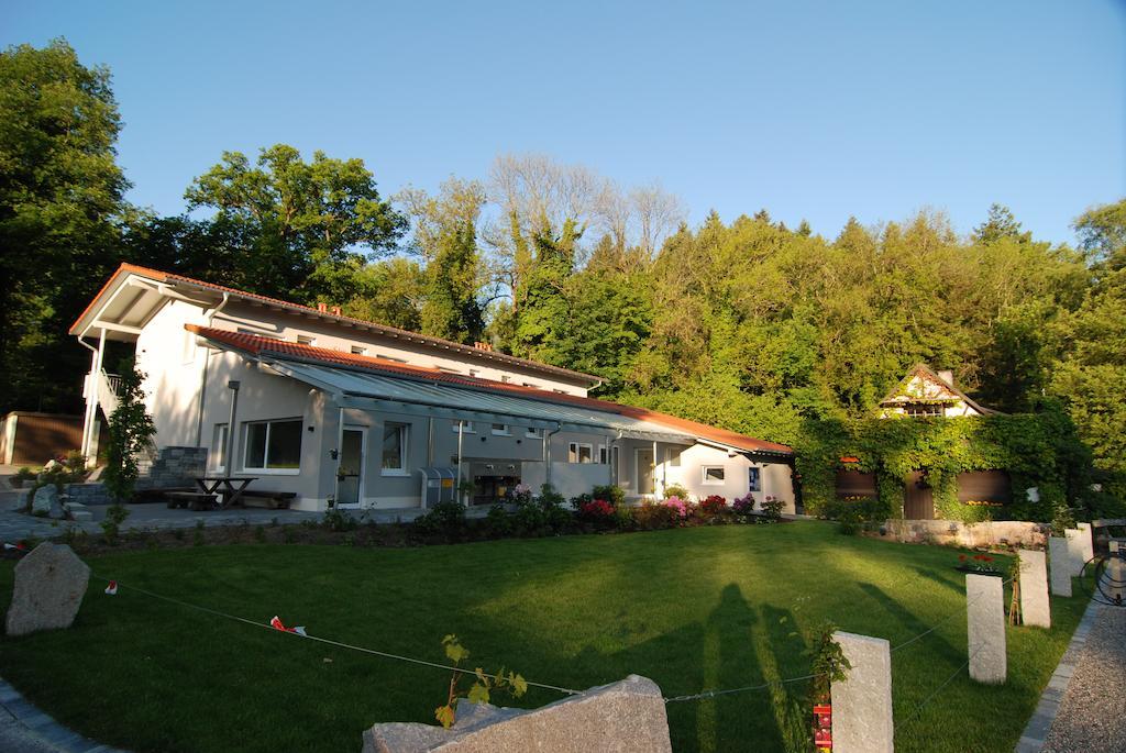 Busses Guesthouse Fribourg im Breisgau Chambre photo